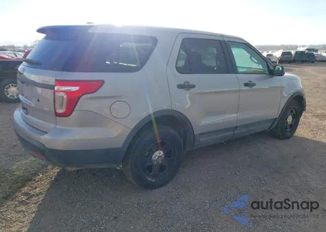 2013 Ford Police Interceptor z USA, uszkodzony, nr VIN 1FM5K8AR4DGA46838